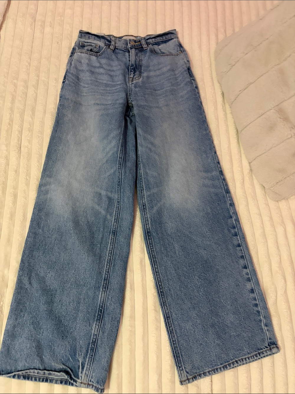 PacSun Women's Straight-Leg Jeans in Light Blue Wash
